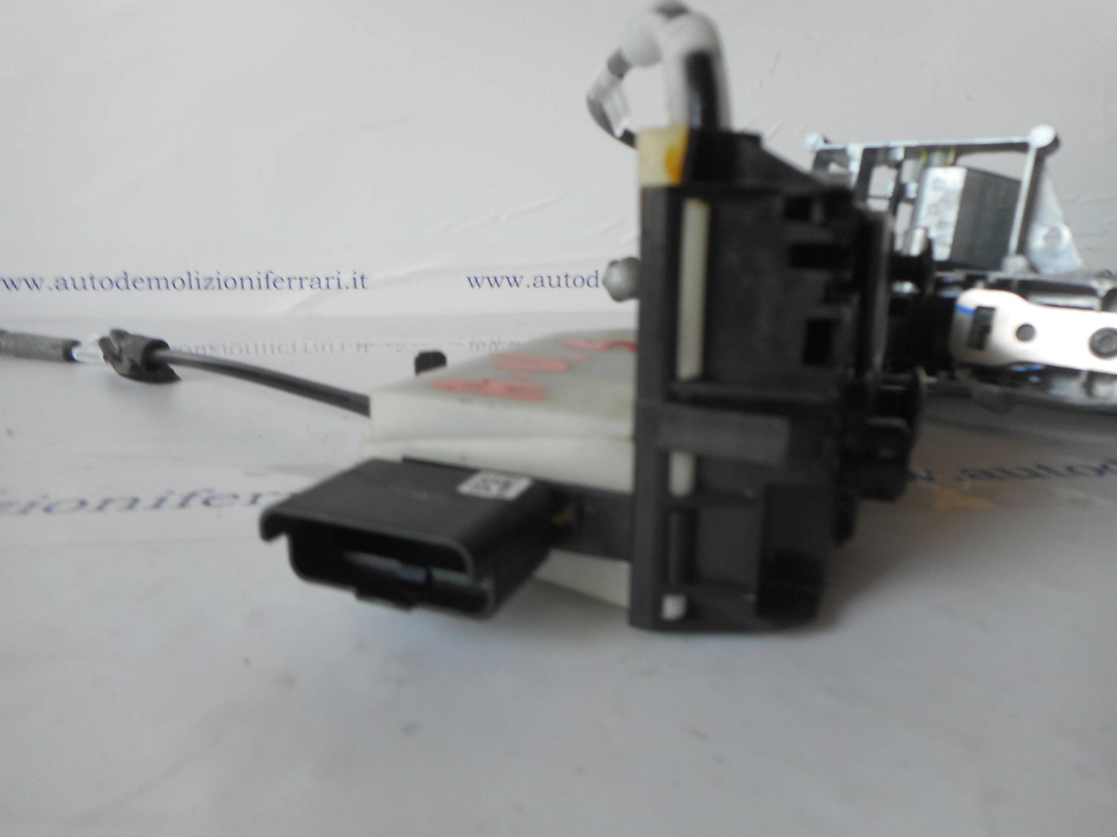 Serratura porta ant. sx.